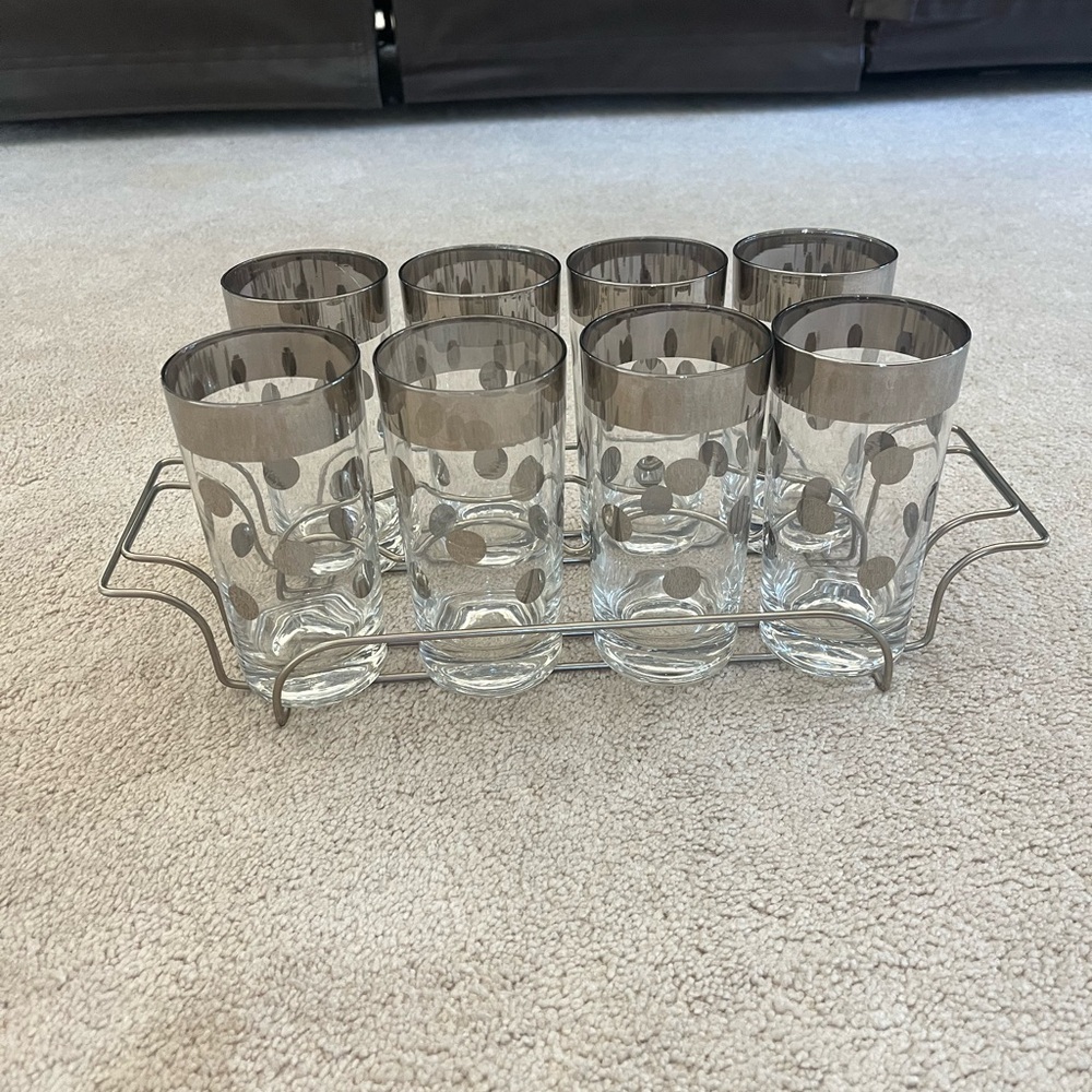 Stylish Silver Dot Glass Set with Holder